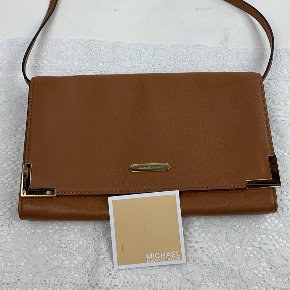 Michael Kors Leather Slim Shoulder handbag purse Brown Gold trim Lined Pockets